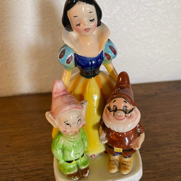 Disney Other - Vintage Snow White Napkin Holder With Doc and Happy Salt& Pepper Shakers